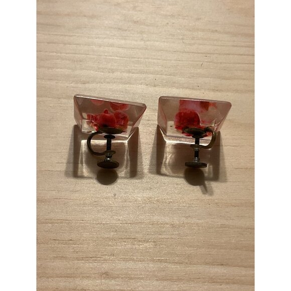 Vintage Square Screwback Earrings With Encased Red Roses & Clear Lucite - Picture 4 of 5